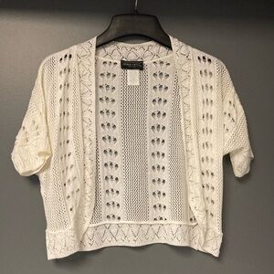 💛TODAY***$10***Yarn Art white, cropped, short sleeve, open-knit sweater.